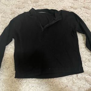 black cropped longsleeve